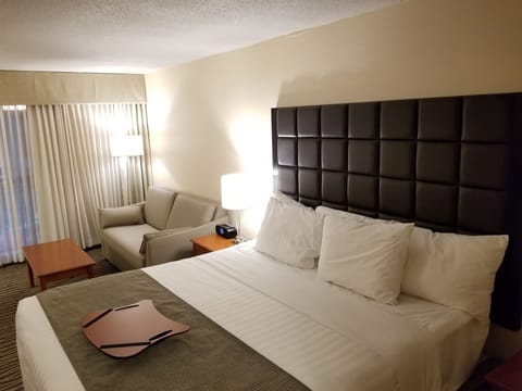 Deluxe Room, 1 King Bed with Sofa bed | Premium bedding, pillowtop beds, in-room safe, desk