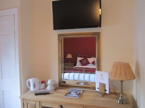 Standard Suite, Ensuite (R 1)