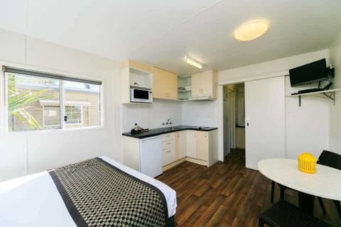 Standard Cabin - Sleeps 4 | Iron/ironing board, free WiFi