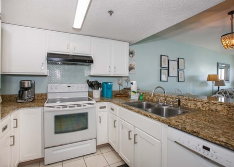 Condo, 2 Bedrooms, Balcony, Beachfront (403) | Private kitchen | Fridge, microwave, oven, stovetop