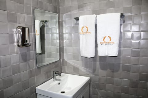 Premier Double Room | Bathroom | Towels, soap, toilet paper