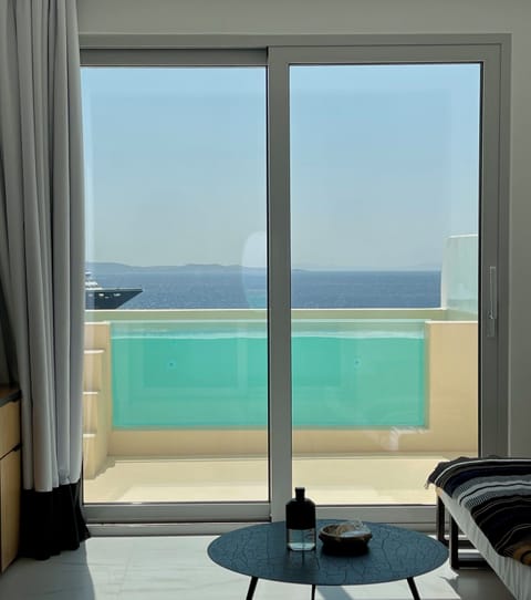 Sanctuary Sea View Suite Swim up Pool | Egyptian cotton sheets, premium bedding, memory foam beds, minibar