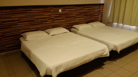 Superior Room | Desk, iron/ironing board, free rollaway beds, free WiFi