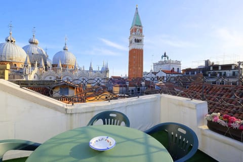 Panoramic Room | Terrace/patio