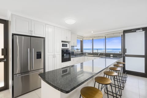 Signature Apartment, 4 Bedrooms, Ocean View | Private kitchen | Full-size fridge, microwave, oven, stovetop