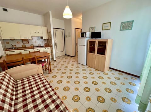 Apartment, 1 Bedroom, Balcony | Interior