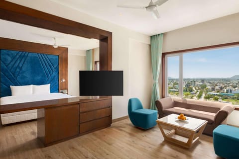 Suite, 1 King Bed, Non Smoking | Premium bedding, memory foam beds, minibar, in-room safe