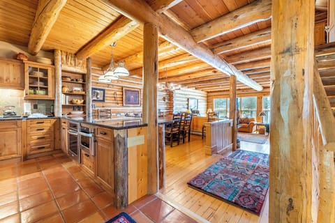 House (3 Bedrooms) | Exterior