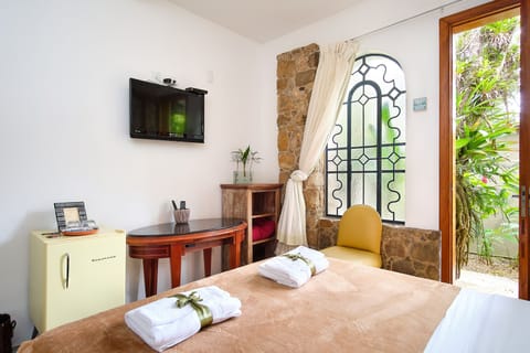 Classic Suite, 1 Bedroom, Garden View, Garden Area | Egyptian cotton sheets, premium bedding, pillowtop beds