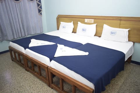 Triple Room | Premium bedding, free WiFi, bed sheets