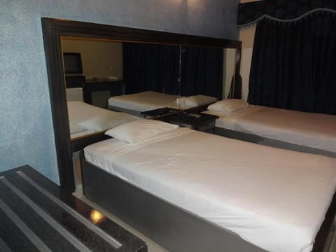 Deluxe Triple Room | Free WiFi, bed sheets