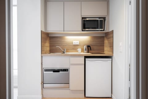 Mini-fridge, microwave, stovetop, dishwasher