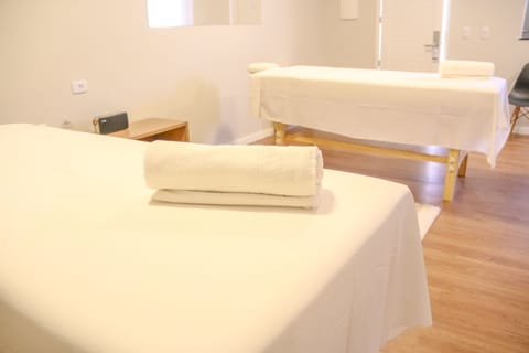 1 treatment room