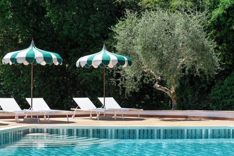 Seasonal outdoor pool, pool umbrellas, sun loungers
