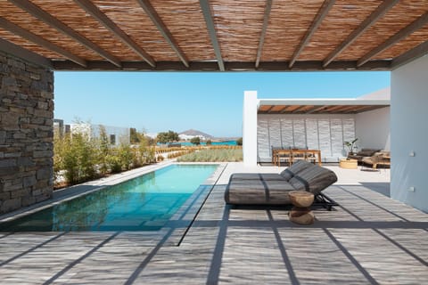 Cove Signature Suite with Private Pool | In-room safe, individually decorated, individually furnished