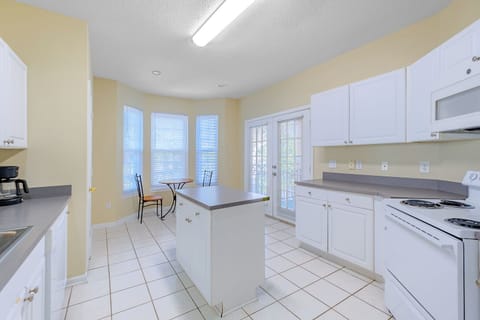 Condo, Multiple Beds, Private Pool | Private kitchen | Fridge, microwave, oven, stovetop