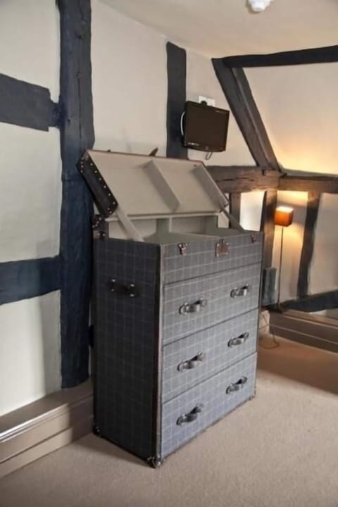 Superior Double Room | Individually decorated, iron/ironing board, free WiFi, bed sheets