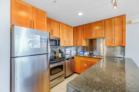 Condo, Multiple Beds, Balcony | Private kitchen | Fridge, microwave, stovetop, dishwasher