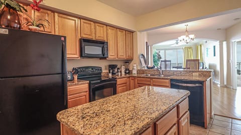 Condo, Multiple Beds, Private Pool, Ocean View | Private kitchen | Fridge, microwave, oven, stovetop