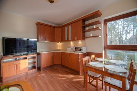 Traditional Apartment | Private kitchen | Coffee/tea maker, electric kettle, toaster