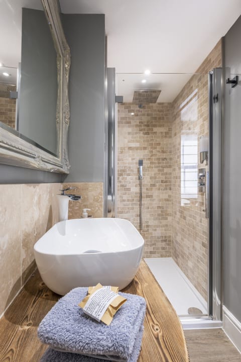 Economy Double Room, Ensuite