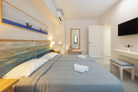 Standard Apartment | In-room safe, desk, iron/ironing board, free WiFi