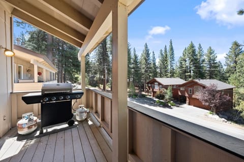 Townhome, Multiple Beds, Balcony, Mountain View (Mountain Shadows Chalet) | Property grounds