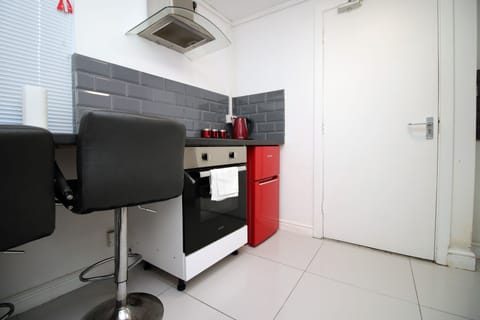 Studio | Private kitchen | Fridge, microwave, oven, stovetop