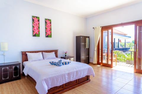Standard Room, Non Smoking, Pool View | Desk, soundproofing, free WiFi, bed sheets