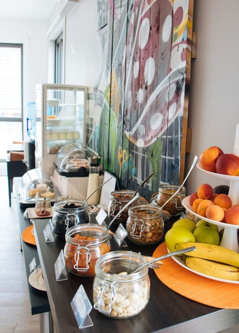 Daily buffet breakfast for a fee