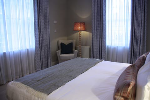 Spacious Double Room | Egyptian cotton sheets, premium bedding, down comforters, in-room safe