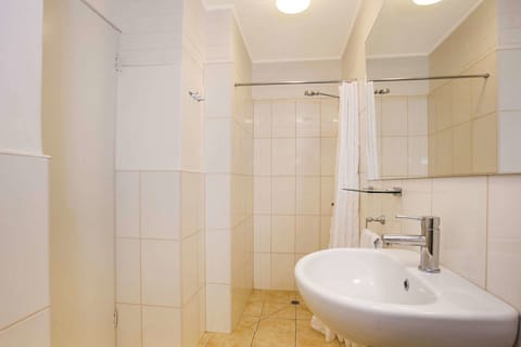 Standard Room, Multiple Beds, Non Smoking | Bathroom | Shower, towels