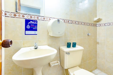 Standard Double Room | Bathroom | Shower, free toiletries, towels, soap