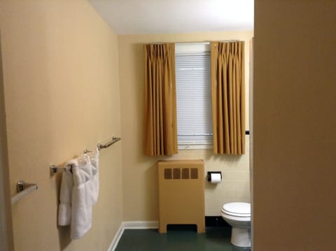 Standard Room, 2 Queen Beds, Non Smoking, | Bathroom | Combined shower/tub, free toiletries, hair dryer, towels