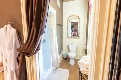 Belle Suite | Bathroom | Towels