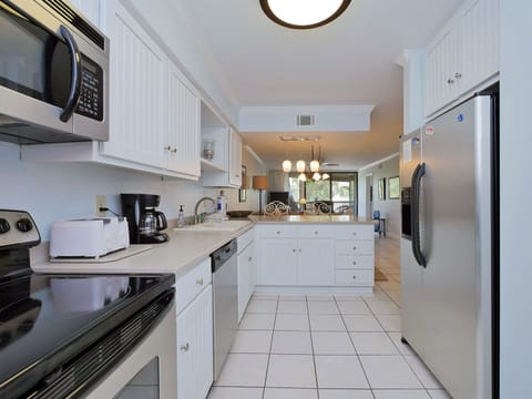 Condo, Multiple Beds, Ocean View (#201-D - No Pets Allowed) | Private kitchen | Fridge, microwave, oven, stovetop