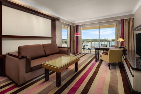 Bayview Corner Suite (Club Lounge Access) | Beach/ocean view