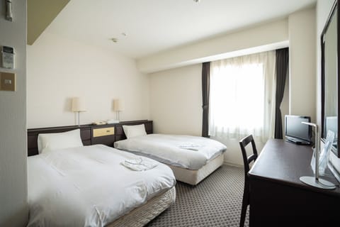 Standard Twin Room, Smoking | Desk, laptop workspace, free WiFi, bed sheets