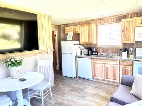 Family Cabin, 1 Bedroom (Pet and Child Friendly) | Private kitchen | Microwave, coffee/tea maker