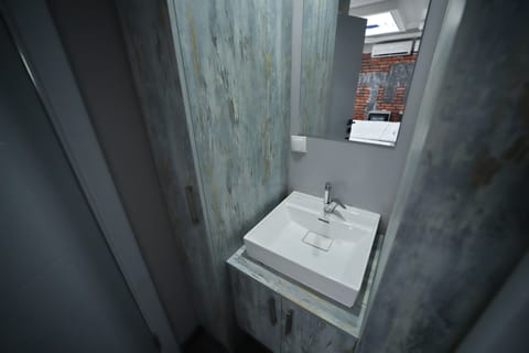 Premium bedding, minibar, in-room safe, blackout drapes