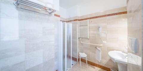 Standard Double or Twin Room | Bathroom | Slippers, bidet, towels