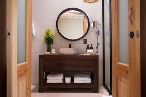 Superior Suite | Bathroom | Designer toiletries, hair dryer, towels, soap