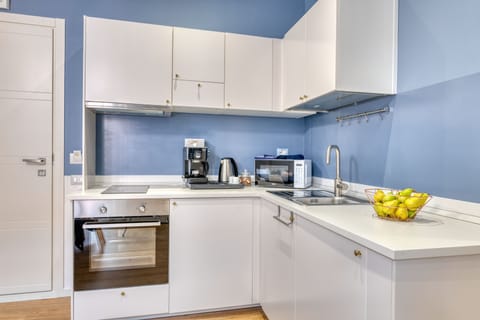 Superior Apartment | Private kitchen | Espresso maker, coffee/tea maker, electric kettle