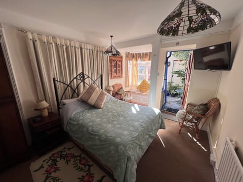 Luxury Double Room, Ensuite (Garden and River View)