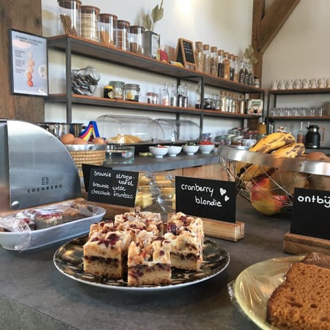 Free buffet breakfast