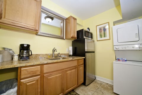 Economy Suite, 1 Bedroom, Non Smoking, Pool Access | Private kitchen | Fridge, microwave, coffee/tea maker, cookware/dishes/utensils