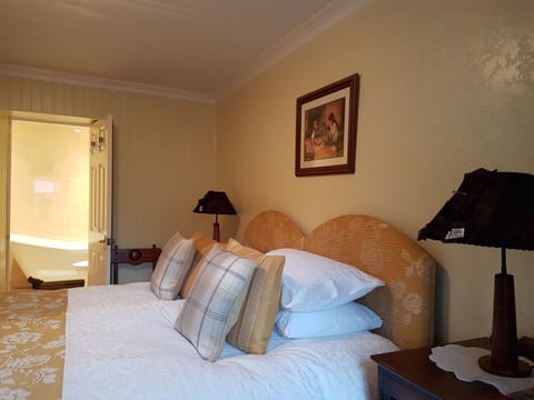 Double Room, Ensuite (Breakfast Included)