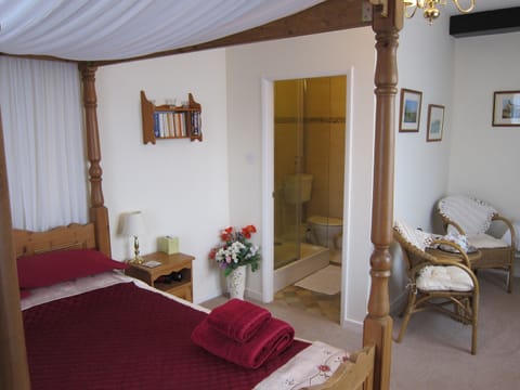 Premier Double Room, Ensuite | Iron/ironing board, free WiFi