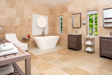 Star Apple | Bathroom