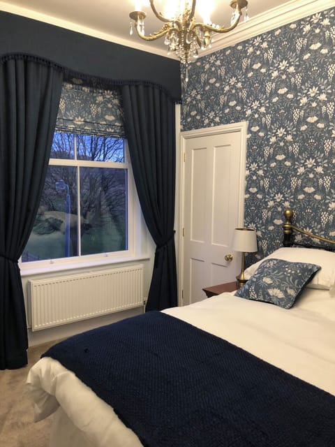 Deluxe Double Room | Individually decorated, individually furnished, desk, blackout drapes